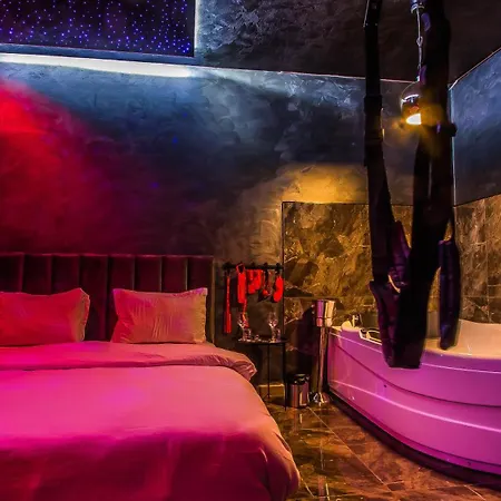 Love hotel Red *