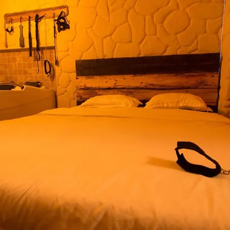 Love hotel Red