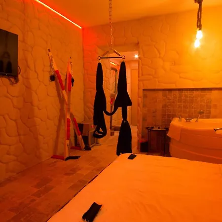 Love hotel Red *