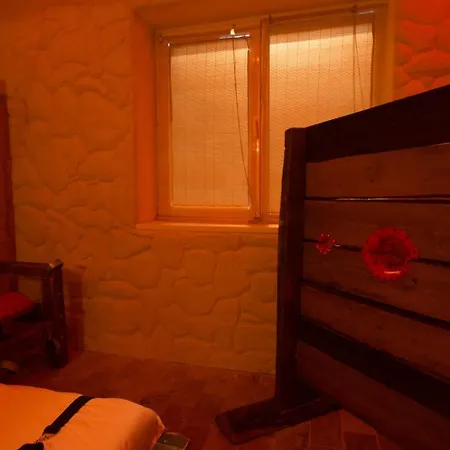 Love hotel Red