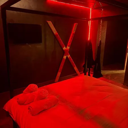 Love hotel Red