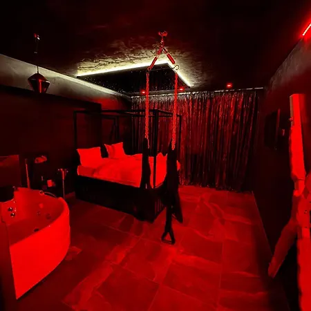 Love hotel Red Bucharest