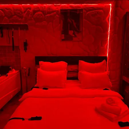 Love hotel Red